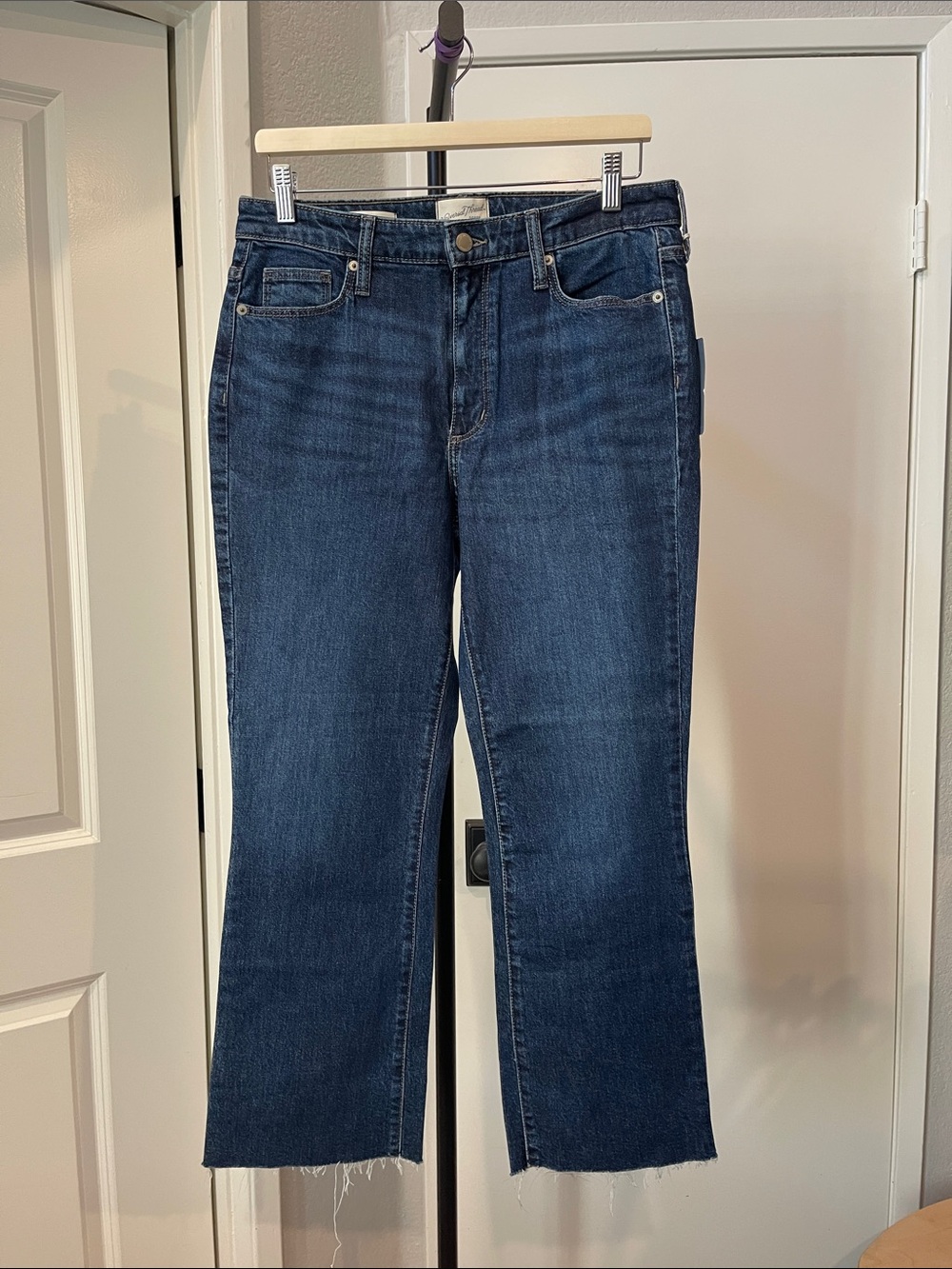 Universal Thread Women's Ankle Boot Cut Dark Wash Jeans NWT